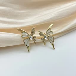 Fashion Cute Butterfly Stud Earrings for Women White Enamel Oil Crystal Wings Earrings Party Sweet Golden Color Metal Jewelry