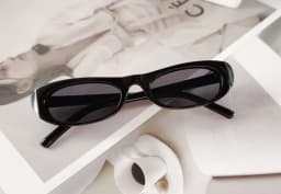 Women's Retro Oval Sunglasses Black Small Frame Fashion Brand Trendy Hot Points Sun Glasses Ladies Star Shades UV400 Eyewear