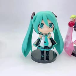 Hot Sold Hatsune Miku Figure Mini Character Ornaments Kawai Pink Green Hatsune Home Collection Desk Decoration Toy