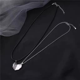 Love Magnet Couple Color Matching Necklace Simple Creative Wishing Stone Heartbreak Stitching-2 Pendant Men and Women