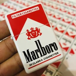 Marlboro Creative and Personalized Grinding Wheel Kerosene Lighter Gift Box World-famous Scenic Spots Men's Gift Wholesale
