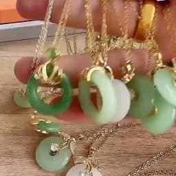 Chinese Style Classic Green Circle Stone Pendant Necklaces for Women Elegant Accessories Collar Jewelry Gifts for Friends