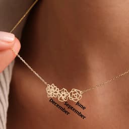 Dainty Birth Flower Necklace For Women 18K Gold Birth Flower Bouquet Necklaces Personalized Family Gift Mothers Day Gifts