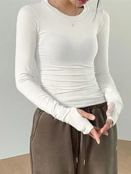 Women Casual Slim Fit Long Sleeve O-Neck T-shirts Tops Spring Fall Solid Color Tees with Thumb Holes Streetwear