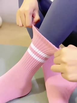 4 Pairs Women Anti-skid Yoga Socks Grips Cotton Mid-tube Bottom Breathable Fitness Dance Barre Workout Pilates Socks Striped Gym