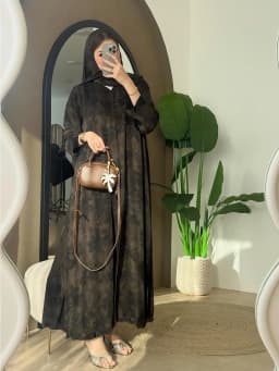 Fashionable Arabic Women's Long-Sleeved Loose-Fitting Printed Elegant Abaya with a Headscarf Included