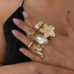 Fashion Gold Color Flower Crystal Imitation Pearl Open Ring for Women Engagement Party Gift Temperament Jewelry 2024 