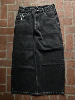 Men Gothic Cross Print Black Denim Baggy Pants Mid Waist Big Pocket Design Loose Fit Hip Hop Streetwear Jeans for Daily Casual