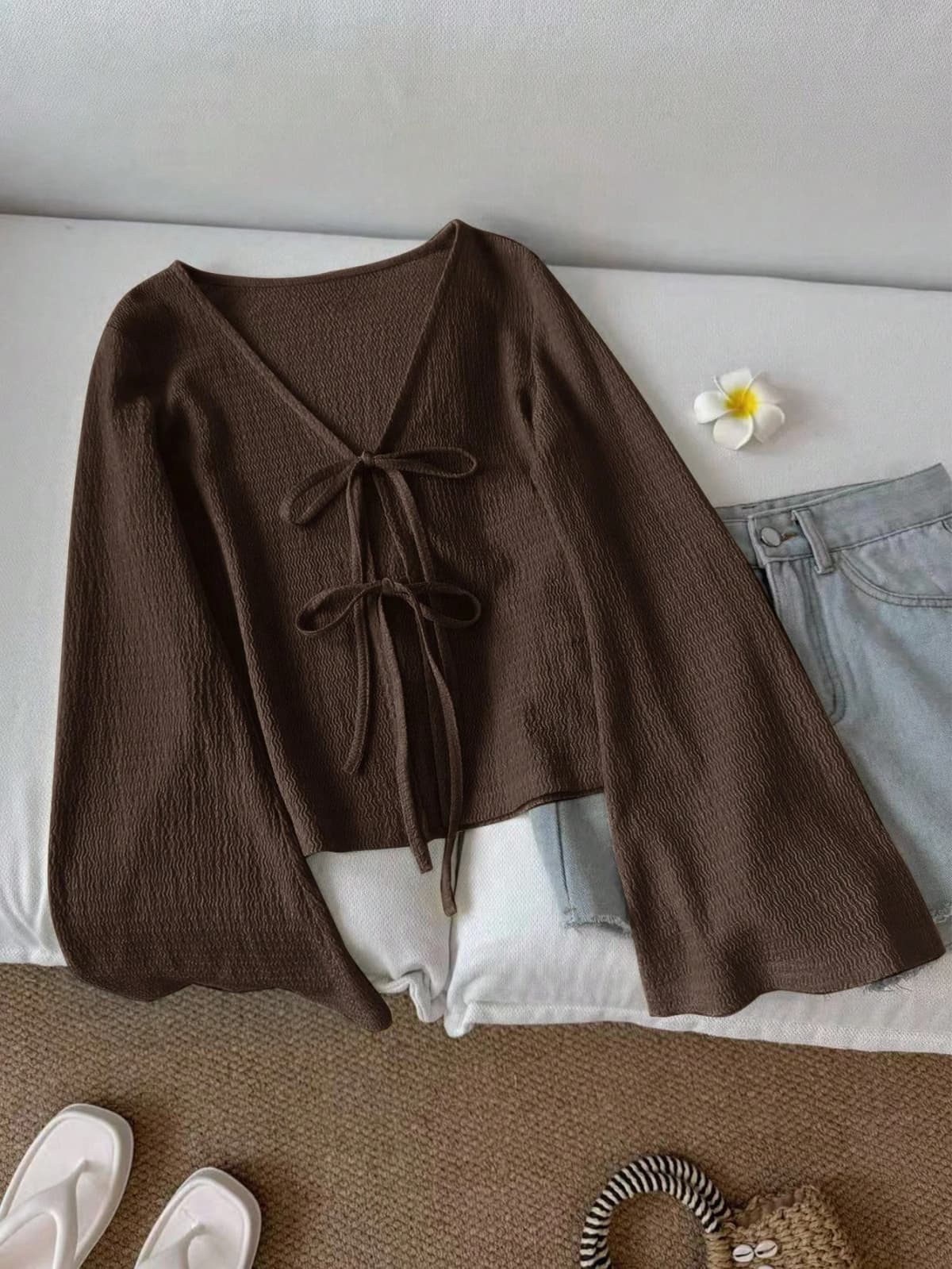 Women's Casual Solid Color Tie Front Semi-Fitted Flare Sleeve Blouse V-Neck Knit Textured Fabrics Cottagecore Top Spring/Fall