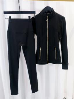 Gold Zipper Jacket and yoga Pants Set, Sportswear, Quick-Dry and Breathable, Slimming and lightweight, Tight-Fitting