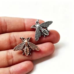 Bee Brooch Pins For Men Women Retro Cute Small Bee Insect Brooch Broach Needle Accessories Party Jewelry