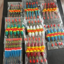 Multicolor Foam Fishing Floats Set Mix Size Buoy Bobber Tackle Accessories for Freshwater Saltwater Fishing Gear Lightweight