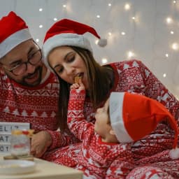 Mommy and Me Clothes 2026 New Christmas Pajamas Set for Family Soft Cute Sleepwear Adults Kids 2 Pieces Suit Xmas Look Outfits