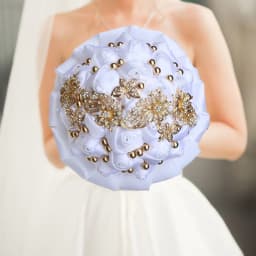 17design New White Wedding Bride Holding Flowers Artificial Bouquet Ribbon Rhinestone Pearl Bouquet Decoration Bride Groom Dance