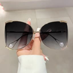 Oversized Metal Sunglasses Women For Female Luxury Brand Designer Elegant Pink Sun Glasses Vintage Big Frame Pearl Shades UV400