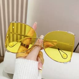 Oversized Metal Sunglasses Women For Female Luxury Brand Designer Elegant Pink Sun Glasses Vintage Big Frame Pearl Shades UV400