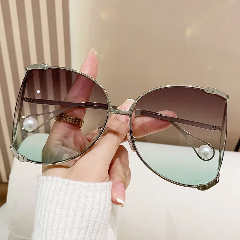 Oversized Metal Sunglasses Women For Female Luxury Brand Designer Elegant Pink Sun Glasses Vintage Big Frame Pearl Shades UV400