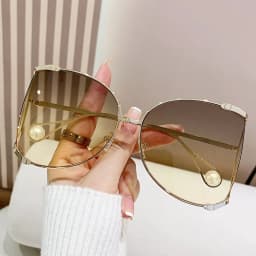 Oversized Metal Sunglasses Women For Female Luxury Brand Designer Elegant Pink Sun Glasses Vintage Big Frame Pearl Shades UV400