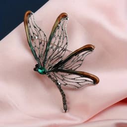 Baroque Luxury Beautiful Butterfly and Insect Design Brooches for Men and Women, Jewelry, Fashion Accessories, and Party Gifts