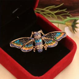 Baroque Luxury Beautiful Butterfly and Insect Design Brooches for Men and Women, Jewelry, Fashion Accessories, and Party Gifts