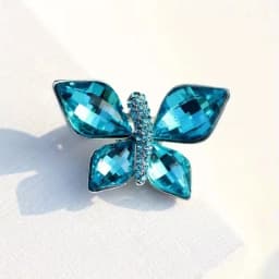 Baroque Luxury Beautiful Butterfly and Insect Design Brooches for Men and Women, Jewelry, Fashion Accessories, and Party Gifts