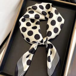 100% Natural Silk Square Scarf Women Bandana Headscarf Scarves Shawls Square Neck Foulard Wraps Cachecol Femme Schals Bufanda