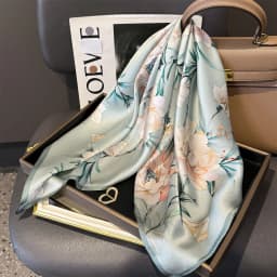 100% Natural Silk Square Scarf Women Bandana Headscarf Scarves Shawls Square Neck Foulard Wraps Cachecol Femme Schals Bufanda