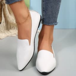 French Retro Pointed Flat Shoes 2025 Women's Large Soft Sole Comfortable Spring and Summer Slip-On Casual Small Leather Shoes