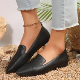French Retro Pointed Flat Shoes 2025 Women's Large Soft Sole Comfortable Spring and Summer Slip-On Casual Small Leather Shoes
