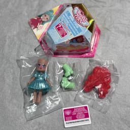 Royale High Mystery Friends Series 1 Blind Box with Game Code & Confirmation Piece Cute Action Figure Surprise Bag Gift for Girl
