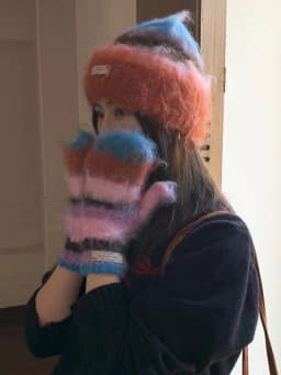 Striped Rainbow Beanies Hat Gloves Two Piece Set For Women&Men Winter Warm Skullis Hats Unisex Outdoor Coldproof Gloves Caps Set