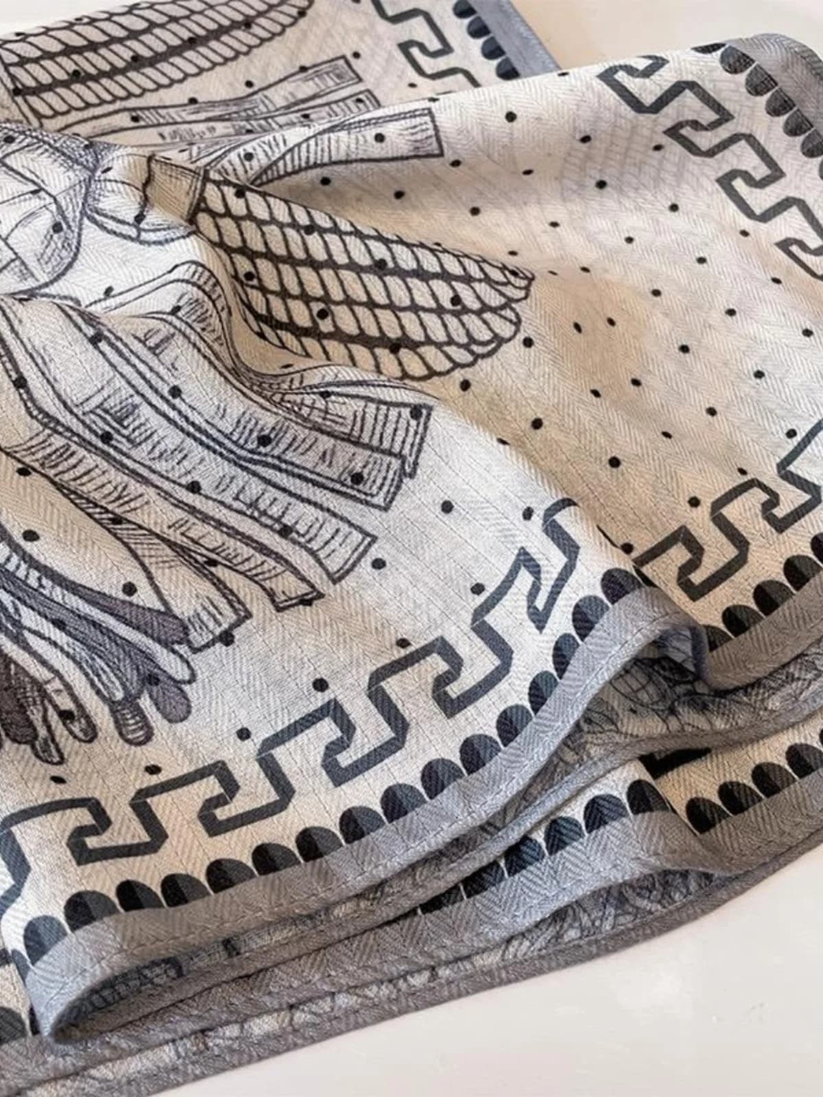 Elegant Grey Fashion Square Scarf 68cm Women's Neck Protection Artistic Style Multi-Functional Korean Version Winter Spring