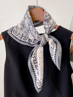 Elegant Grey Fashion Square Scarf 68cm Women's Neck Protection Artistic Style Multi-Functional Korean Version Winter Spring