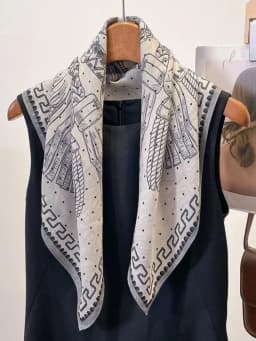 Elegant Grey Fashion Square Scarf 68cm Women's Neck Protection Artistic Style Multi-Functional Korean Version Winter Spring