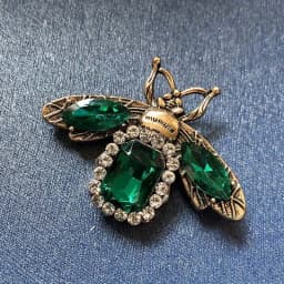 SKEDS Luxury Exaggerated Vintage Women Crystal Bee Brooch Pin Fashion Elegant Lady Exquisite Insect Rhinestone Badges