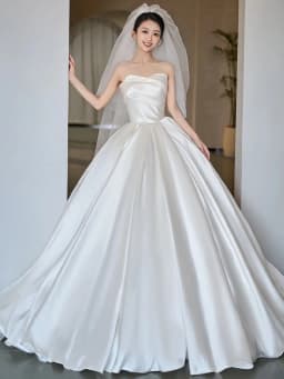 Elegant Vintage Satin Wedding Dress Long Train Bridesmaid Gown Floor-Length Neckline Strapless Floral Embroidery Bridal Dress