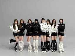 Hearts2Hearts Women's Dance Performance Outfit Set Sweatshirt Leggings Jacket Trendy Spring 2026 Ethnic Stage Costume