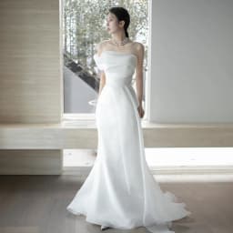Silk Satin One Shoulder Lightweight Bridal Gown Simple Elegance White Dress Tailored Welcome Veil for Brides