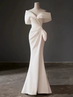 Light White One-Shoulder Wedding Dress Luxury Small Audience High-End Engagement Fish-Tail Evening Gown for Art Exam Hosting