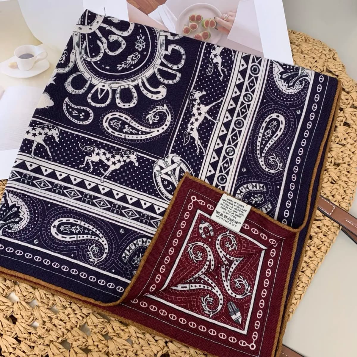 Retro Double-Sided Silk Wool Heart Nut Flower Large Square Scarf Multifunctional Winter Fashion Accessories for All Ages