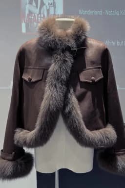 Women's Short Suede Fur Jacket 2025 Spring Autumn New Style Eco-friendly Commute Style Loose Fit with Fur Collar Warmth
