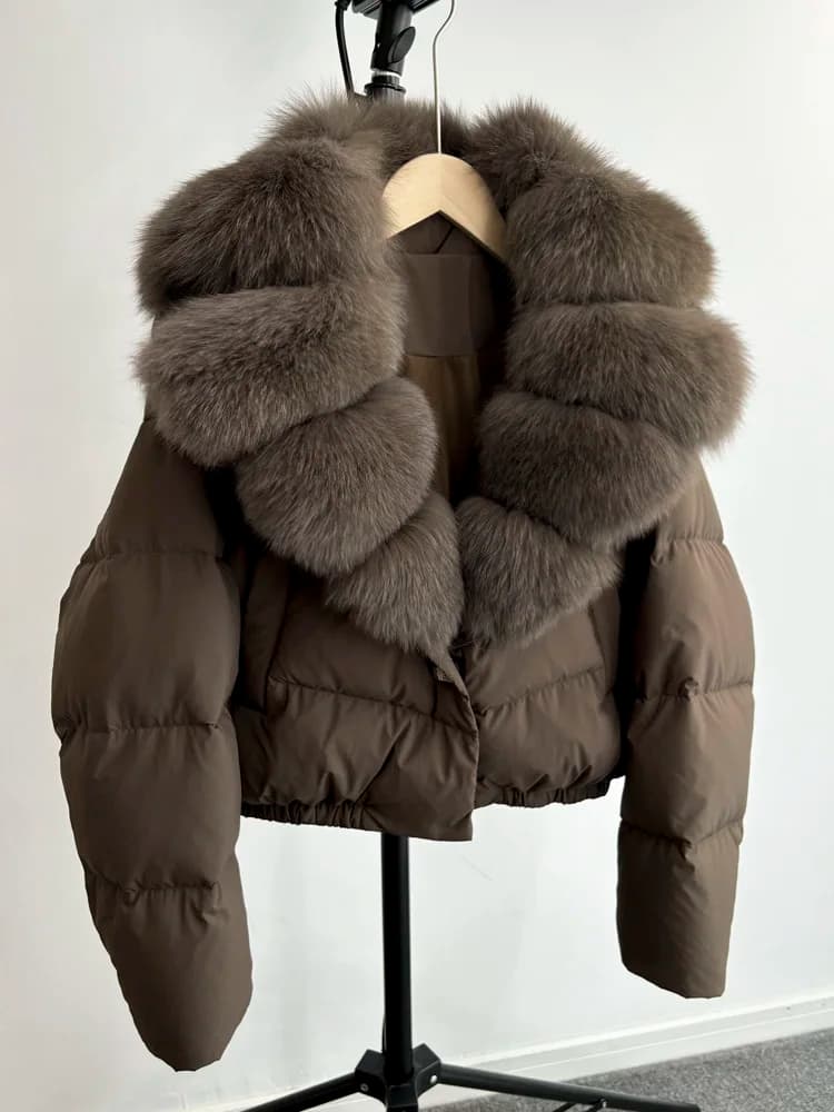 2025 New Winter Big Natural Fox Fur Fluffy Puffer Coat Women Button Warm 90White Duck Feather Down Short Jacket Waterproof Parka