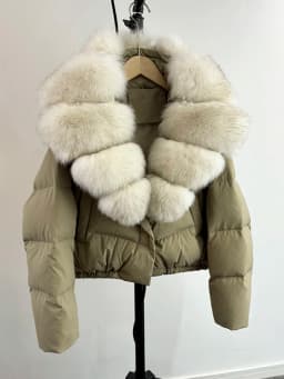 2025 New Winter Big Natural Fox Fur Fluffy Puffer Coat Women Button Warm 90White Duck Feather Down Short Jacket Waterproof Parka