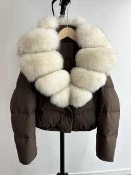 2025 New Winter Big Natural Fox Fur Fluffy Puffer Coat Women Button Warm 90White Duck Feather Down Short Jacket Waterproof Parka