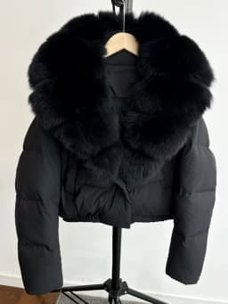 2025 New Winter Big Natural Fox Fur Fluffy Puffer Coat Women Button Warm 90White Duck Feather Down Short Jacket Waterproof Parka