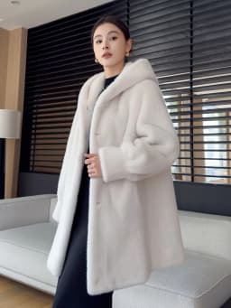 2026 Winter New Thickened Mink Fur Vestment Women's Long Coat with Hood Integrated Leather And Fur Eco-friendly Fur Coat