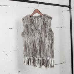 PUDI Women Knitted Handmade Real Rabbit Fur Vest Gilet Sleeveless Garment Waistcoat Female Natural Fur Coat Jacket VR031