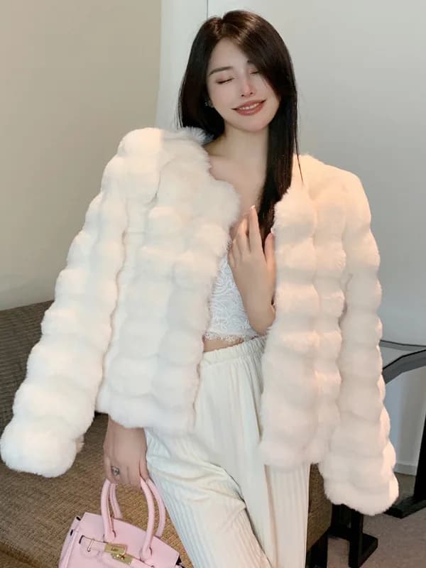 Fashionable Short Thickened Fur Jacket Women's Synthetic Rabbit Fur Sensation Outerwear Autumn Winter Stylish Coat