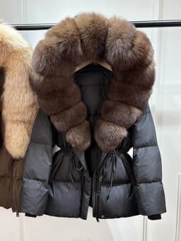 2026 New Winter Real Natural Fox Fur Collar Thick Wam Puffer Jacket Women Hooded Belt Slim White Duck Down Coat Waterproof Parka