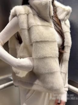 Winter Chic Luxury Fake Fur Vest Women's Zipper Sleeveless Stand Collar Warm Outerwear Short Style Straight Tube Shape